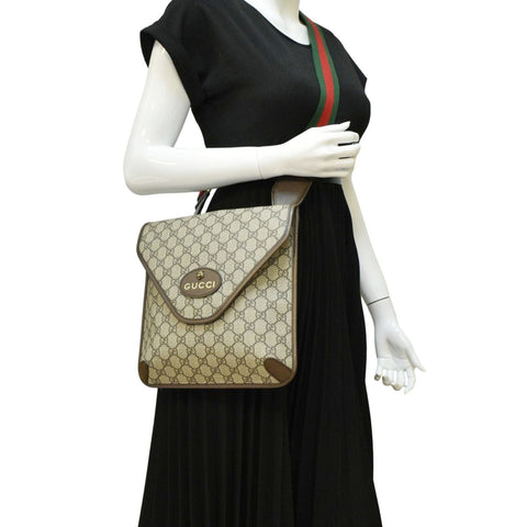 GUCCI Messenger Bag Beige dummy look