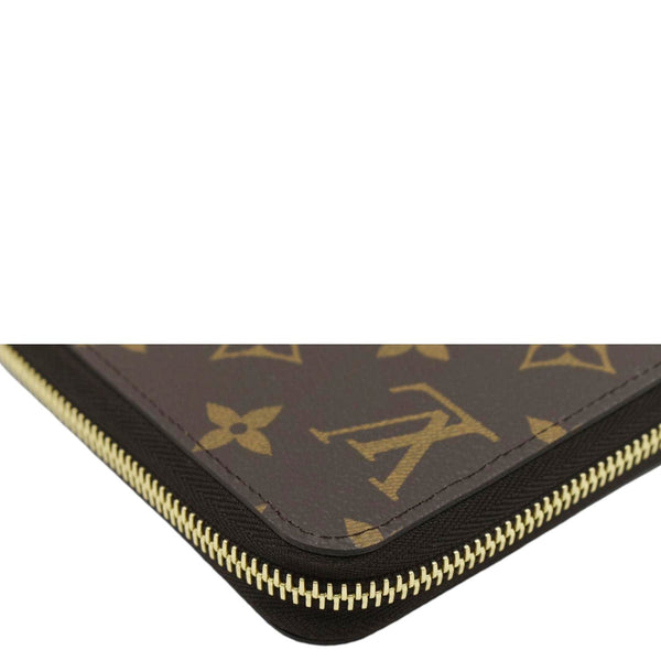 LOUIS VUITTON Monogram Canvas Zippy Wallet Brown