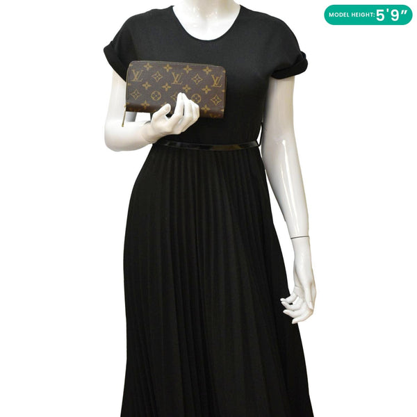 LOUIS VUITTON Monogram Canvas Zippy Wallet Brown