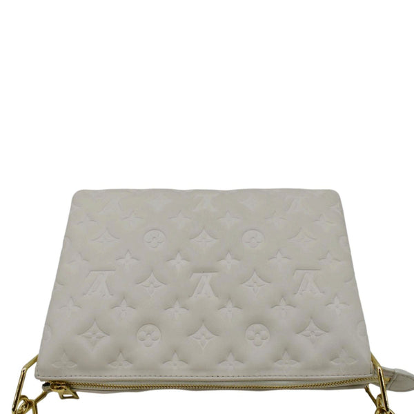 LOUIS VUITTON Creme Shoulder Bag back look