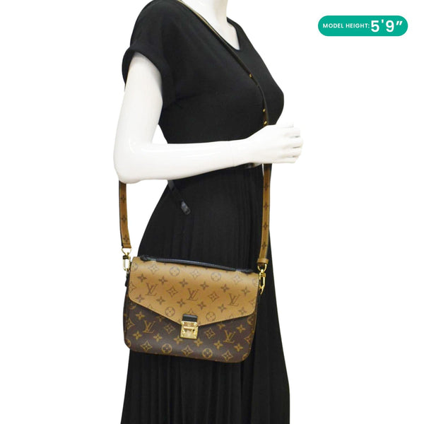 LOUIS VUITTON Metis Pochette Reverse Monogram Canvas Crossbody Bag Brown