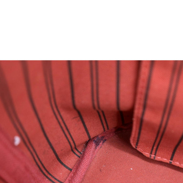 LOUIS VUITTON Brown Shoulder Bag inner view