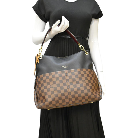 LOUIS VUITTON Noir Shoulder Bag dummy look