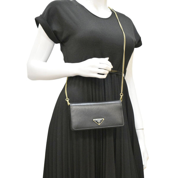 PRADA Wallet on Chain Leather Clutch Crossbody Bag Black dummy look