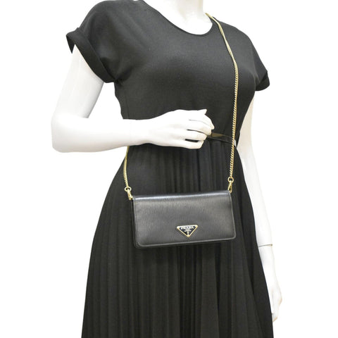 PRADA Wallet on Chain Leather Clutch Crossbody Bag Black dummy look