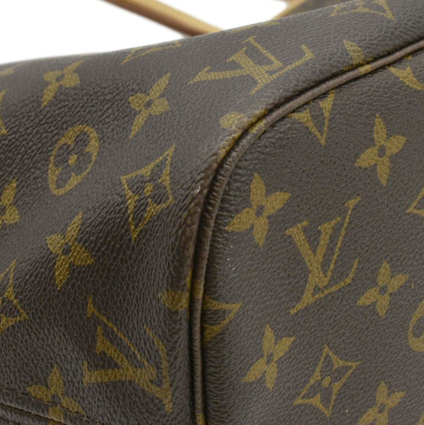 LOUIS VUITTON Brown Shoulder Bag lower left corner look