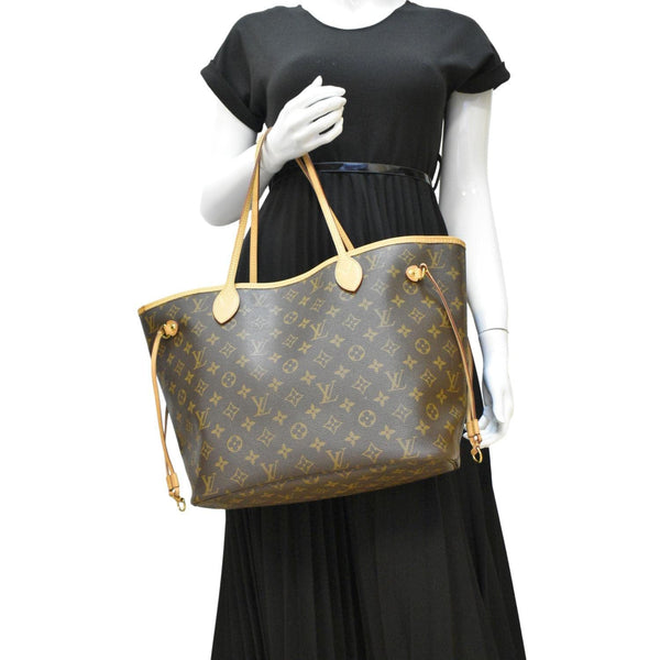 LOUIS VUITTON Brown Shoulder Bag dummy look