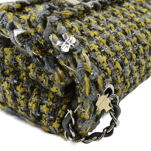 CHANEL mall Flap Crossbody Bag Multicolor upper right corner look