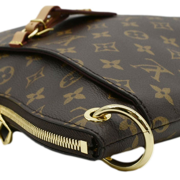 LOUIS VUITTON Monogram Canvas Shoulder Bag Brown upper right corner look