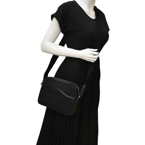 GUCCI jumbo GG Canvas Messenger Bag Black 675891