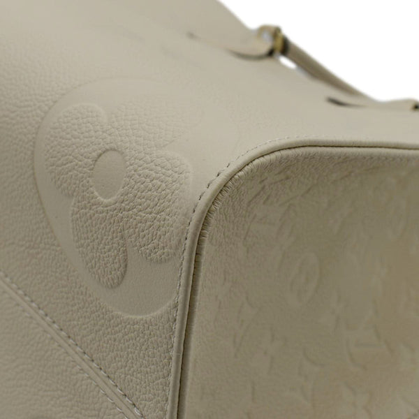 LOUIS VUITTON Cream leather Tote Bag lower left side look