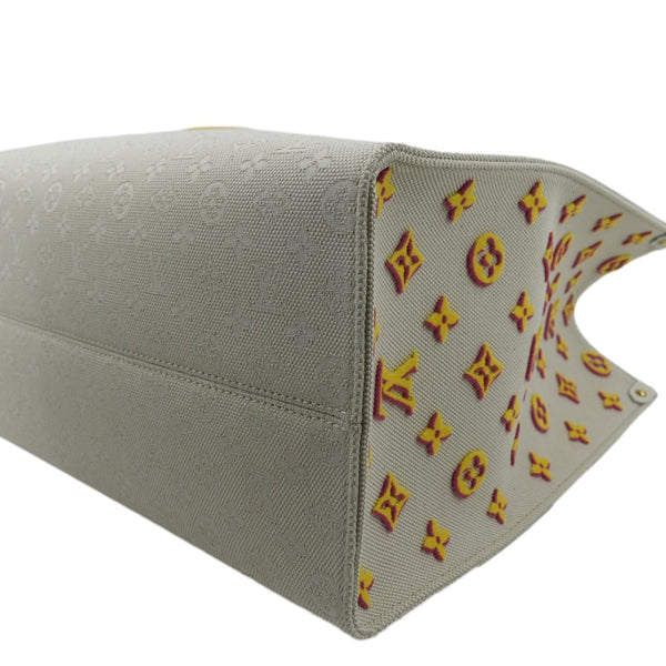 LOUIS VUITTON Hawaii Onthego GM Monogram Tuffetage Tote Shoulder Bag Off White