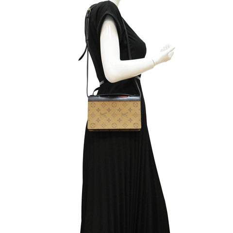 LOUIS VUITTON Reverse Canvas Chain Wallet Light Brown dummy look