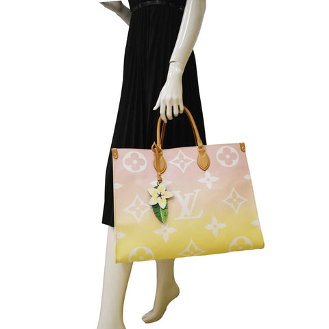 LOUIS VUITTON Monogram Tote Bag Pink dummy look