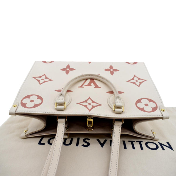 LOUIS VUITTON Onthego MM Giant Monogram Leather Shoulder Bag Bicolor