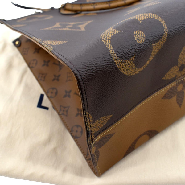 LOUIS VUITTON Onthego GM Giant Monogram Canvas Tote Shoulder Bag Brown