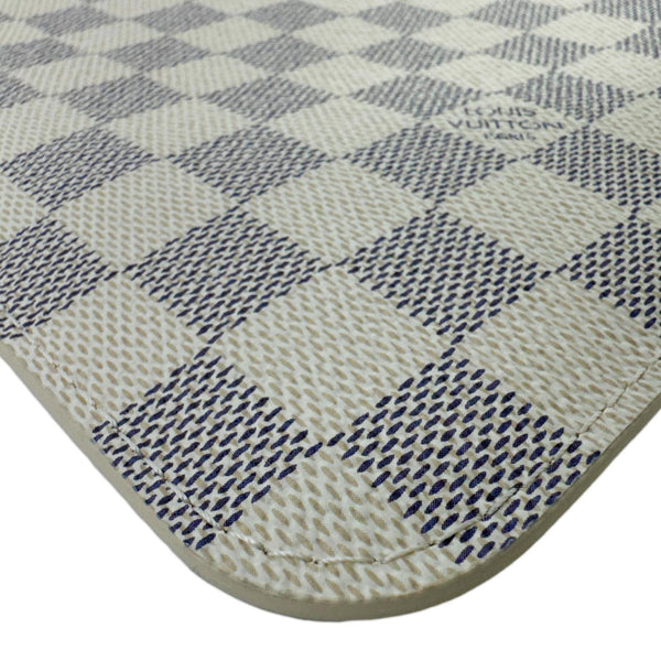 LOUIS VUITTON Neverfull Damier Azur Pochette Wristlet White