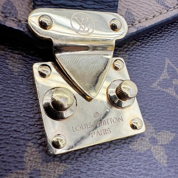 LOUIS VUITTON Metis Pochette Reverse Monogram Canvas Crossbody Bag Brown