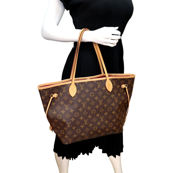 LOUIS VUITTON Neverfull MM Monogram Canvas Tote Bag