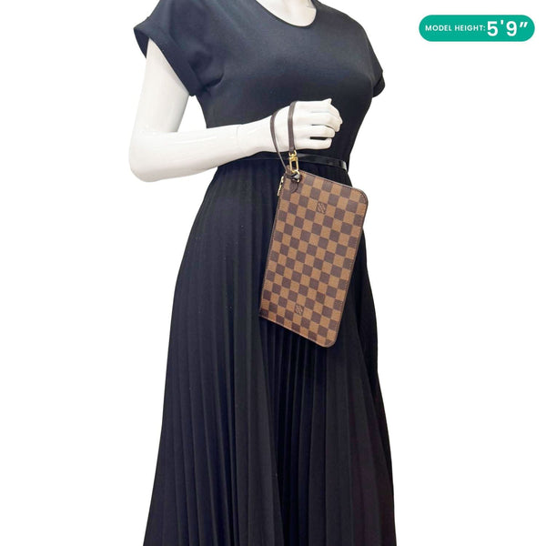 LOUIS VUITTON  Neverfull Damier Ebene Pochette Wristlet Pouch Brown