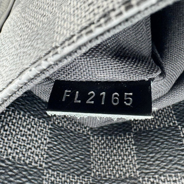 LOUIS VUITTON District MM Damier Graphite Messenger Bag Black
