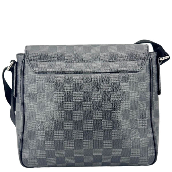 LOUIS VUITTON District MM Damier Graphite Messenger Bag Black