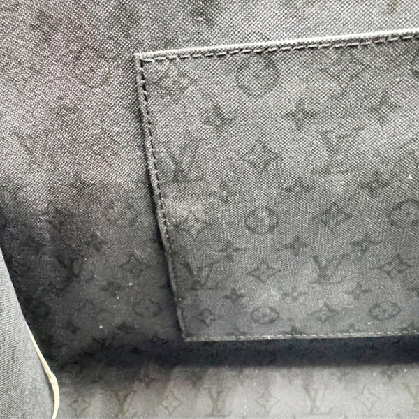 LOUIS VUITTON Onthego GM Crafty Monogram Giant Canvas Shoulder Bag Red