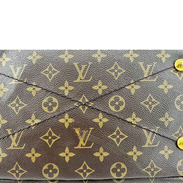 LOUIS VUITTON Artsy MM Monogram Canvas Hobo Bag Brown