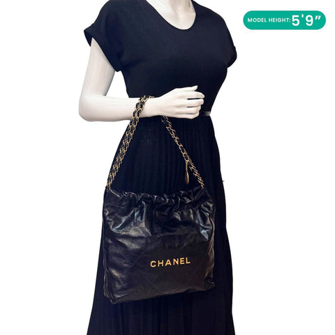 CHANEL 22 Quilted Calfskin Shiny Leather Shoulder Bag Black