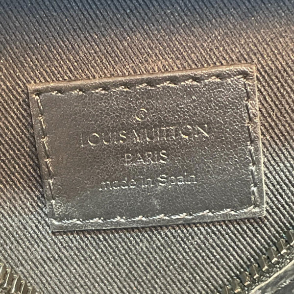 LOUIS VUITTON Discovery Monogram Eclipse Bumbag Black