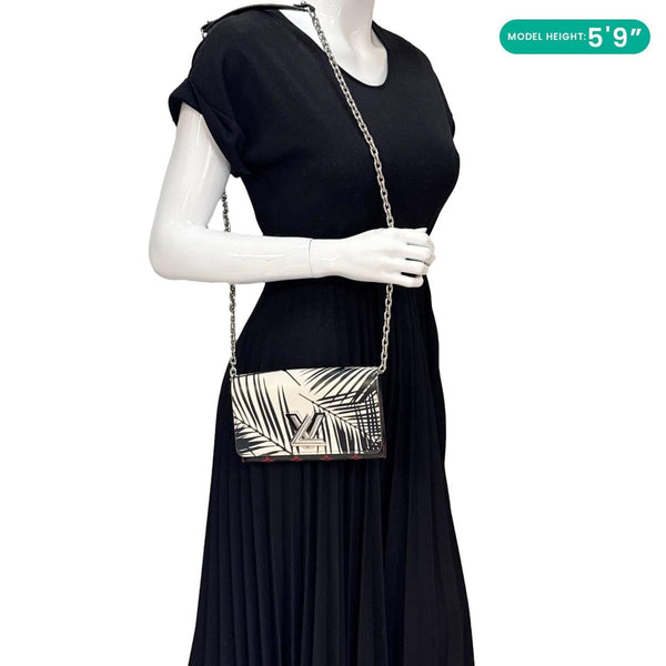 LOUIS VUITTON Twist Infrarouge Palm Leather Chain Wallet White