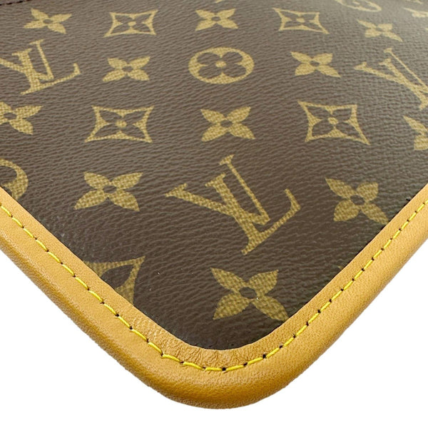 LOUIS VUITTON CarryAll MM Pochette Monogram Canvas Wristlet Brown