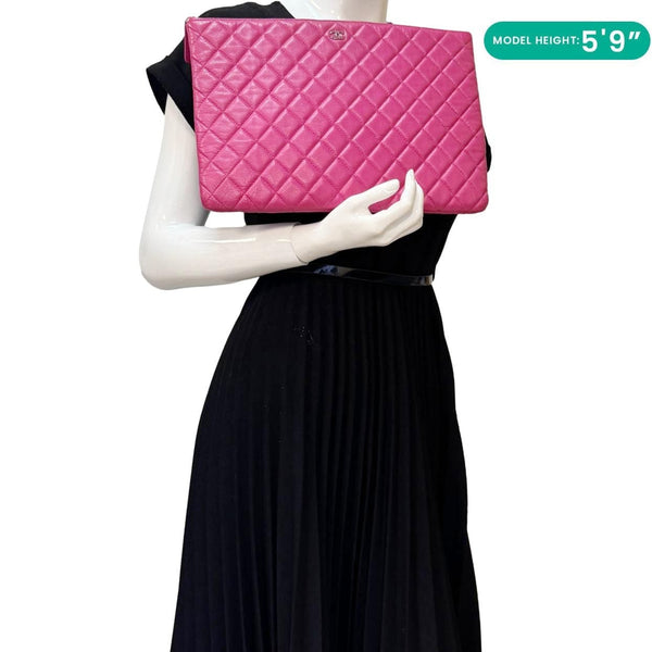 CHANEL Quilted Caviar O Clutch Cosmetic Case Pink