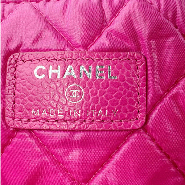CHANEL Quilted Caviar O Clutch Cosmetic Case Pink