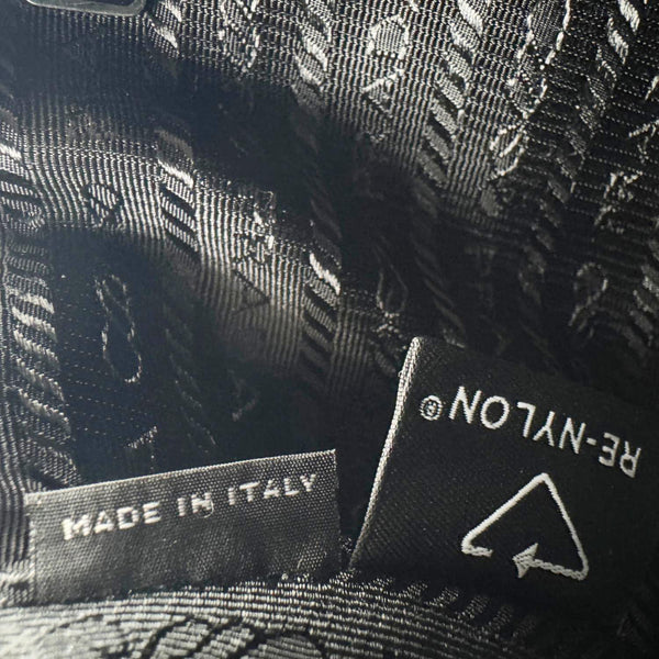 PRADA Re-Edition 2005 Re-Nylon Shoulder Bag Black