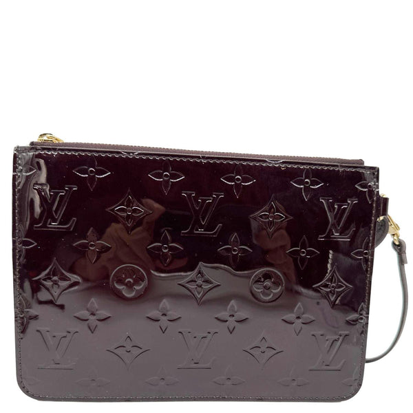 LOUIS VUITTON Monogram Vernis Wristlet Amarante