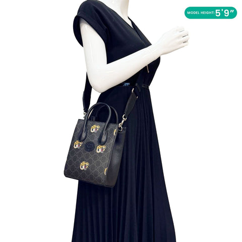 Gucci Interlocking GG Mini Supreme Tiger Printed Canvas Tote Bag Gray 696010