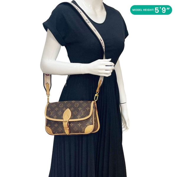 LOUIS VUITTON Diane Monogram Canvas Brown Crossbody Bag dummmy side look
