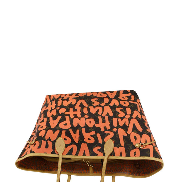 LOUIS VUITTON Neverfull GM Monogram Graffiti Tote Bag Orange upper look