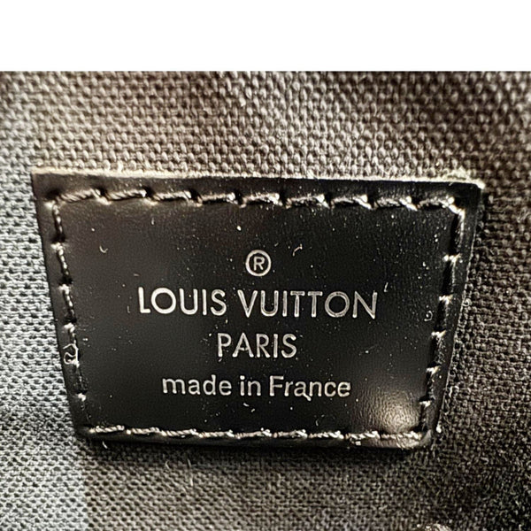 LOUIS VUITTON District MM Damier Graphite Messenger Bag Black