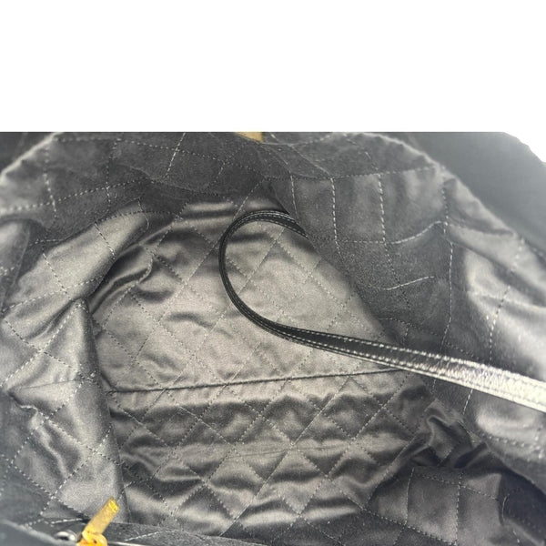 CHANEL 22 Quilted Calfskin Shiny Leather Shoulder Bag Black