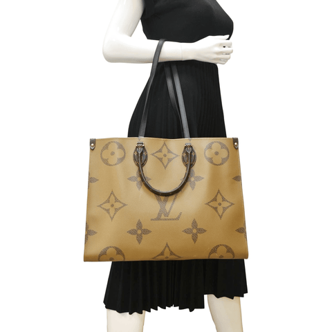 LOUIS VUITTON Onthego GM Giant Monogram Canvas Tote Shoulder Bag Brown