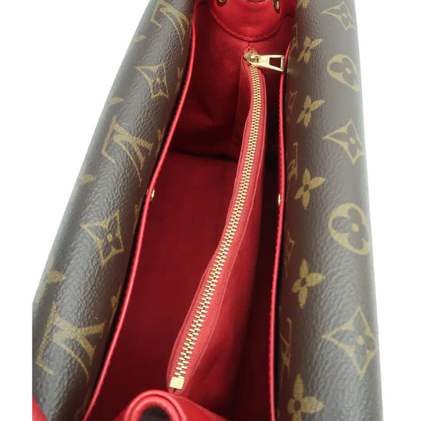 LOUIS VUITTON Double V Grained Calfskin Leather Bag with in side view\