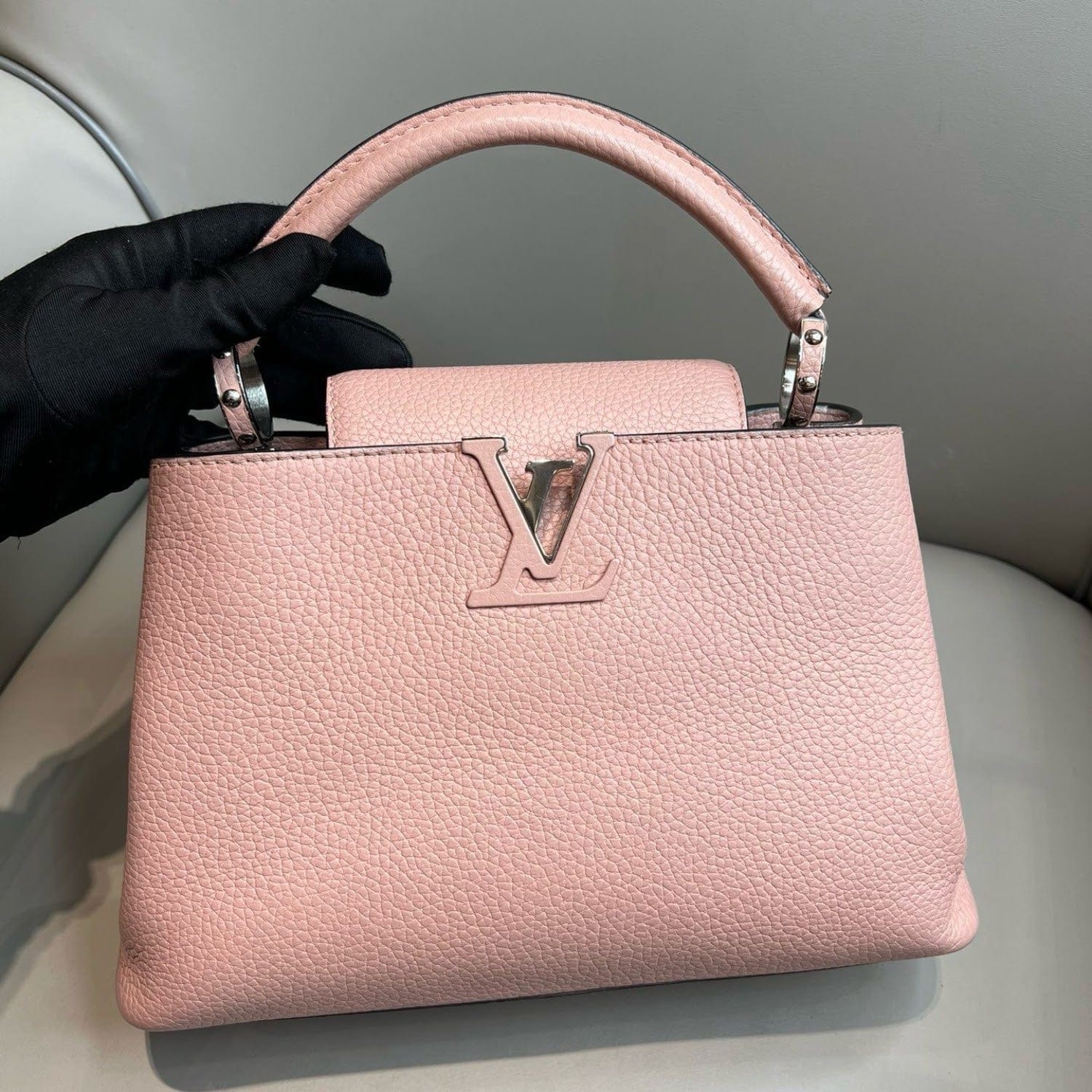 410294-DDH Louis Vuitton Capucines