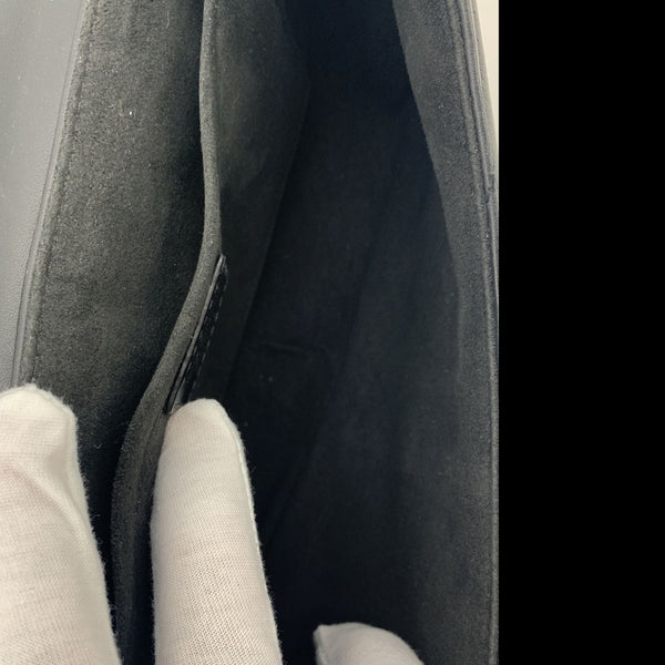 LOUIS VUITTON New Wave Chain MM Calfskin Leather Shoulder Bag Black