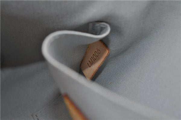 LOUIS VUITTON Cream Vernis Leather Roxbury Drive Shoulder Bag