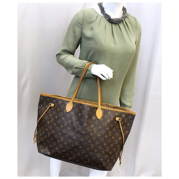 Louis Vuitton Neverfull GM Monogram Canvas Handbag