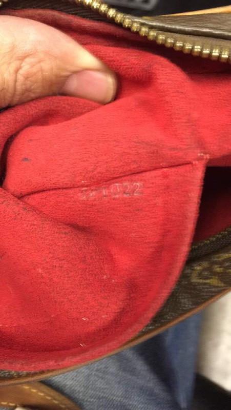 LOUIS VUITTON Monogram Pochette Croissant PM Shoulder Bag