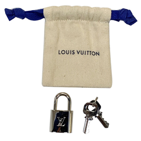 Louis Vuitton Padlock & 2 Keys Silver Bag Charm Num 453 - font view