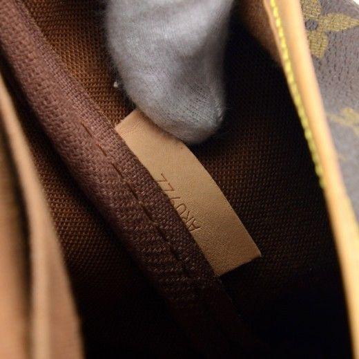 LOUIS VUITTON Saumur 35 Monogram Canvas Vintage Shoulder Bag